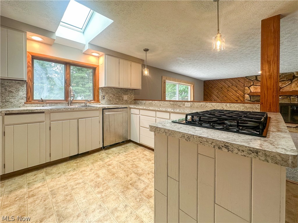 986 Bristol Champion Townline Road NE Bristolville OH 44402