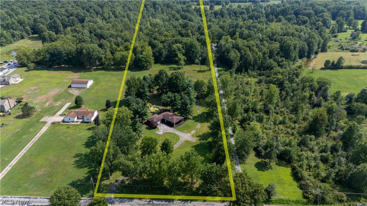 986 Bristol Champion Townline Road NE Bristolville OH 44402