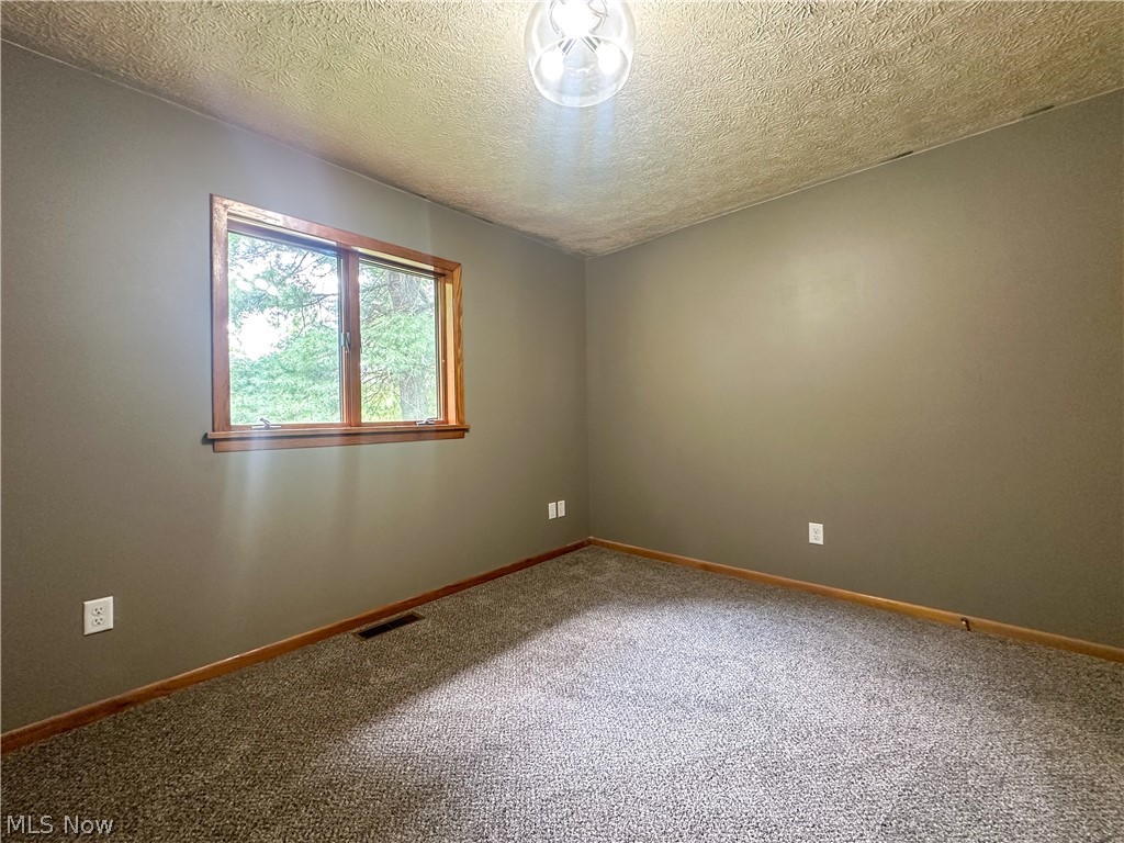 986 Bristol Champion Townline Road NE Bristolville OH 44402