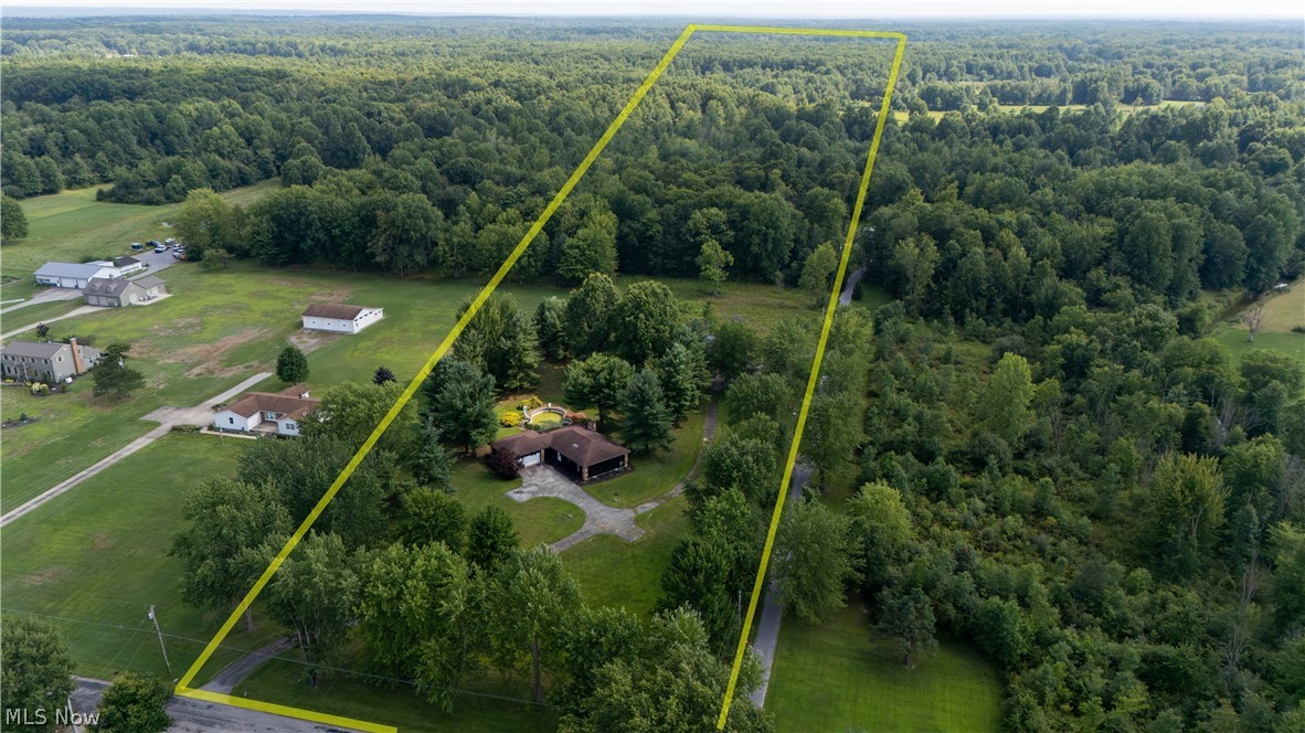 986 Bristol Champion Townline Road NE Bristolville OH 44402