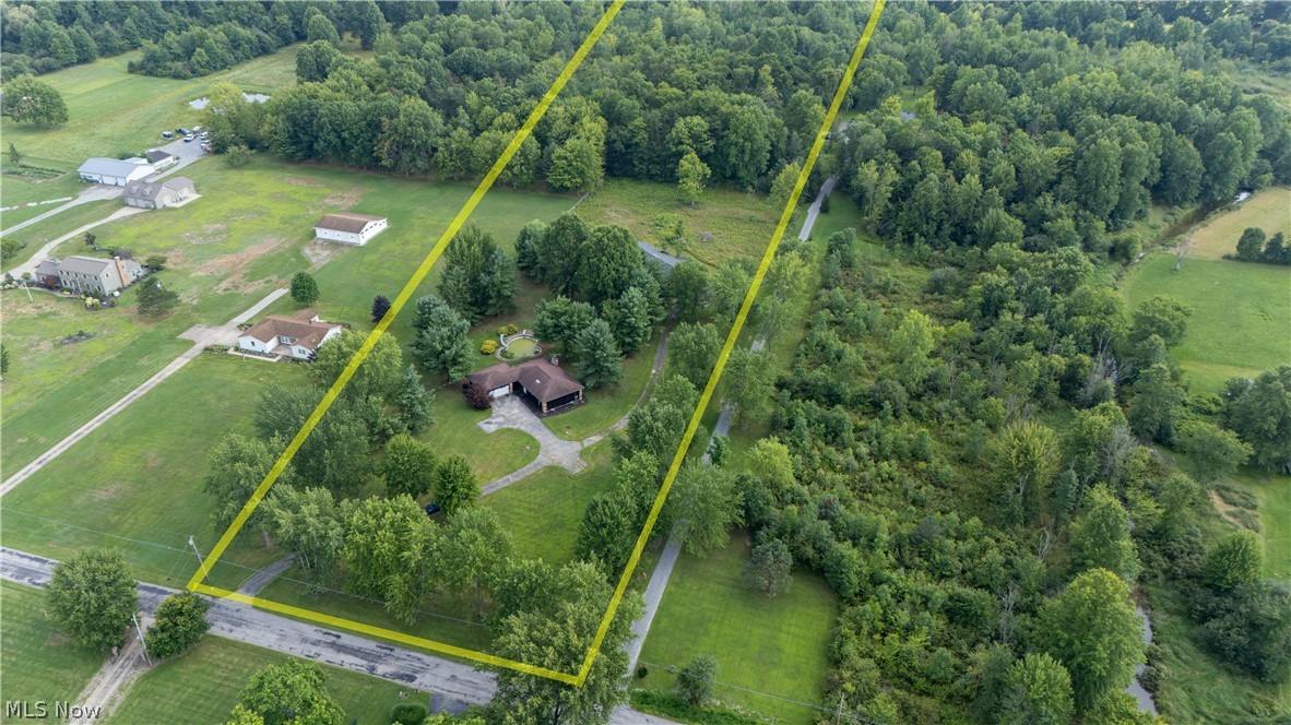 986 Bristol Champion Townline Road NE Bristolville OH 44402