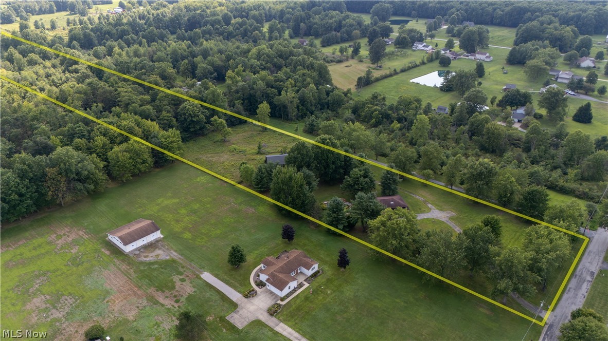 986 Bristol Champion Townline Road NE Bristolville OH 44402