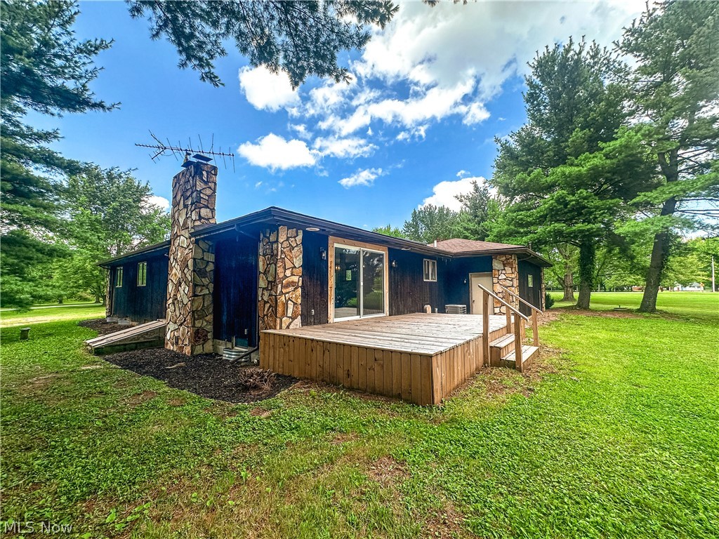 986 Bristol Champion Townline Road NE Bristolville OH 44402
