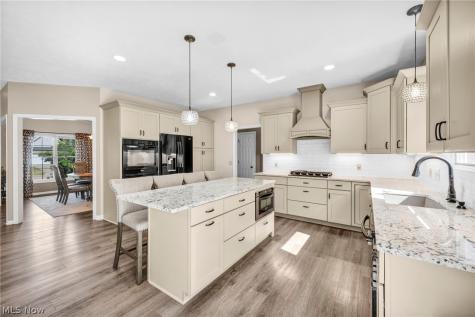 2285 N Bay Drive Willoughby OH 44094