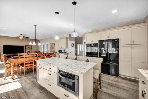 2285 N Bay Drive Willoughby OH 44094