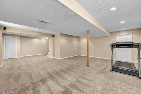 2285 N Bay Drive Willoughby OH 44094