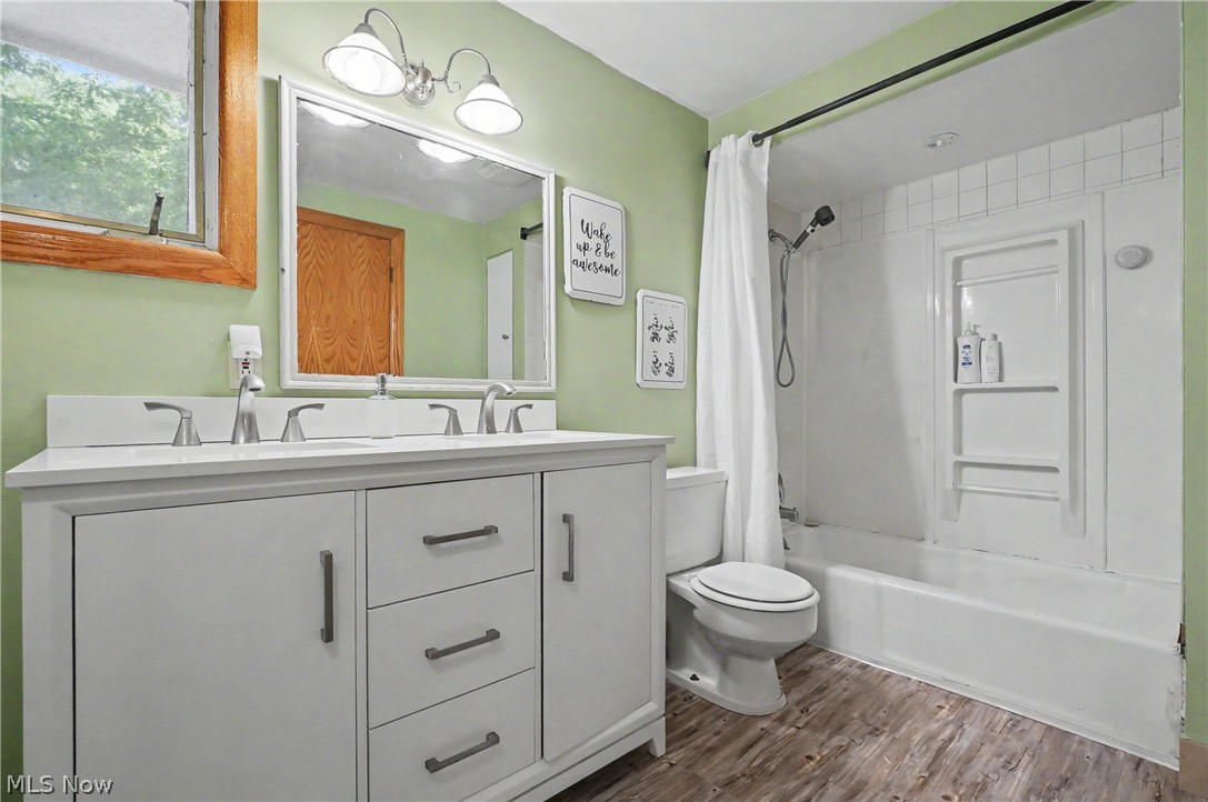 8524 Sleepy Hollow Drive NE Warren OH 44484