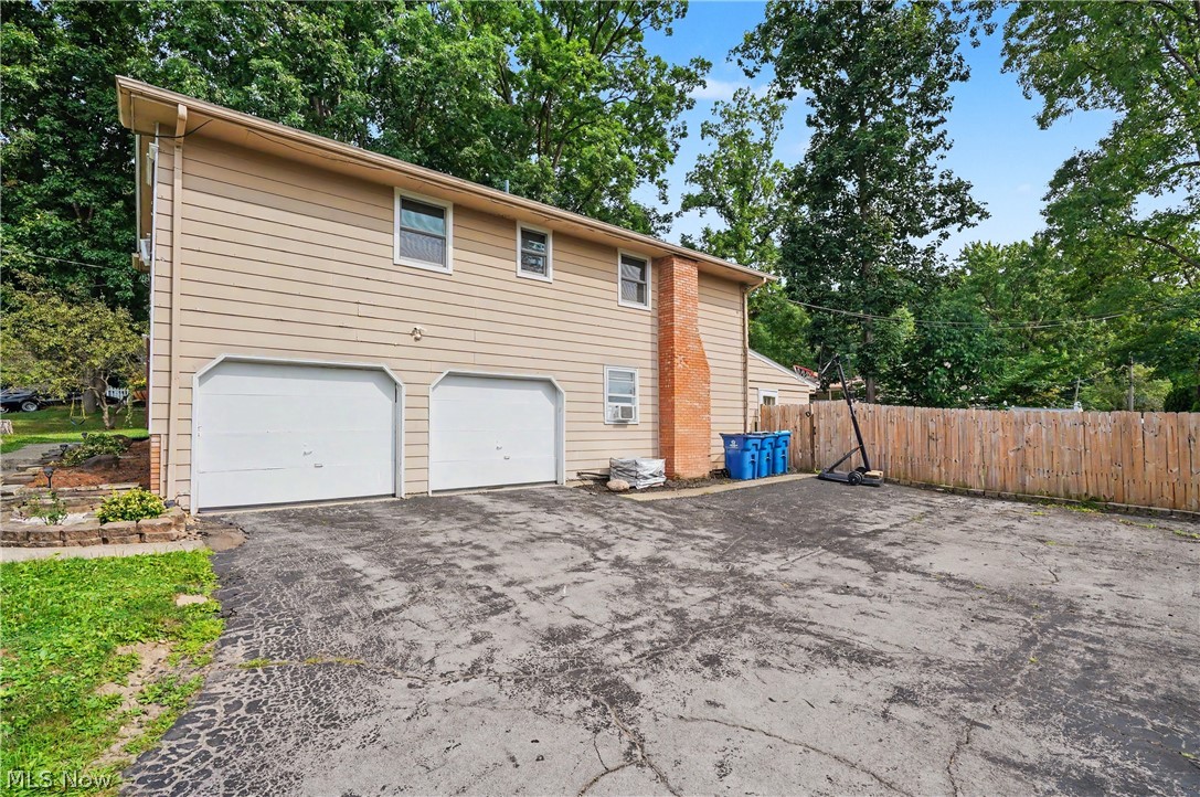 8524 Sleepy Hollow Drive NE Warren OH 44484