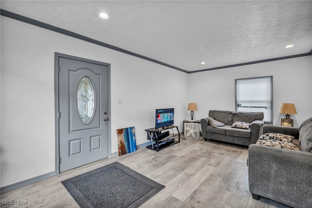 364 Rexford Street Akron OH 44314
