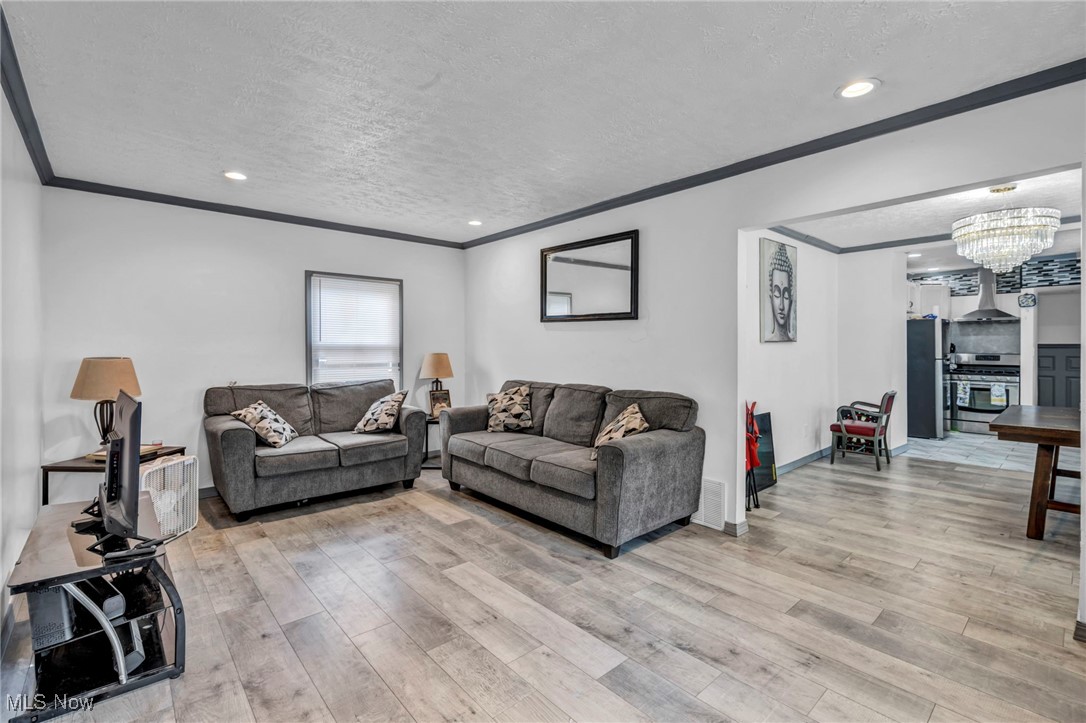 364 Rexford Street Akron OH 44314