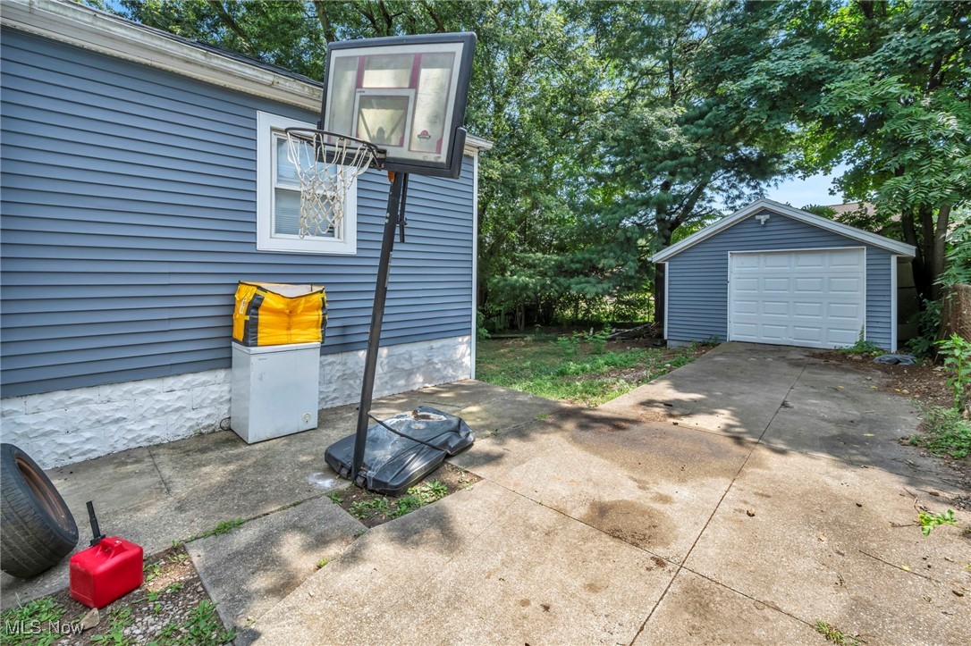 364 Rexford Street Akron OH 44314