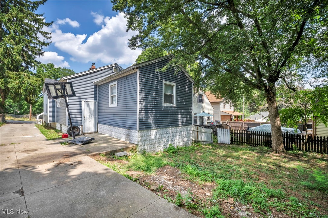 364 Rexford Street Akron OH 44314