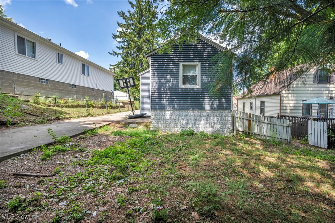 364 Rexford Street Akron OH 44314