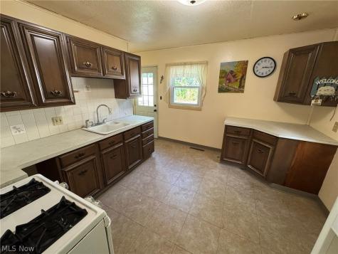 766 Valdes Avenue Akron OH 44320