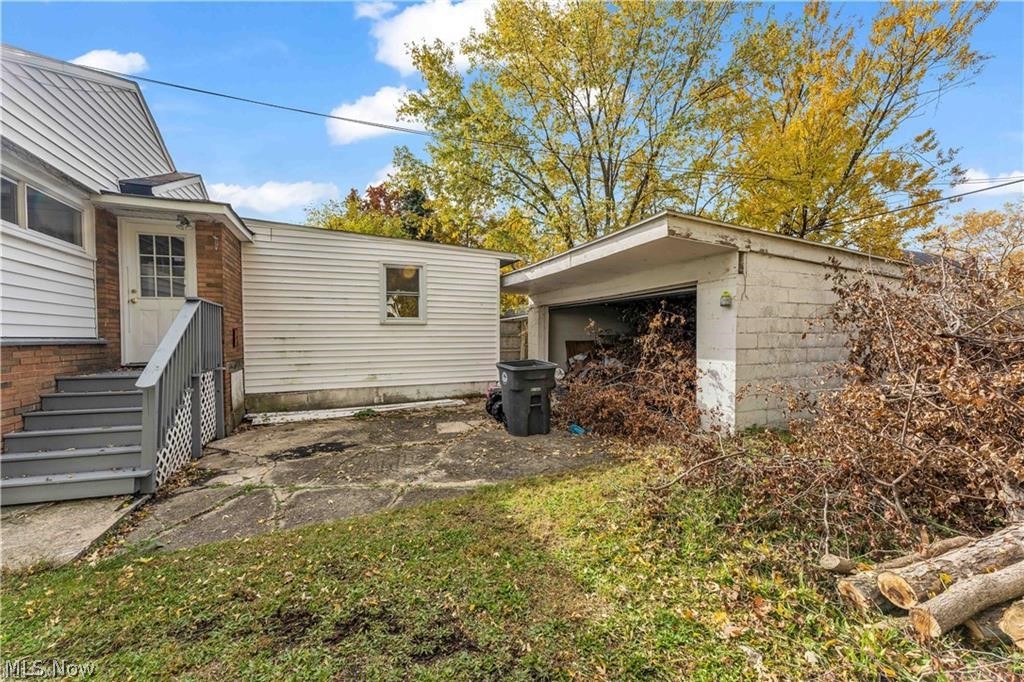664 E 162nd Street Cleveland OH 44110