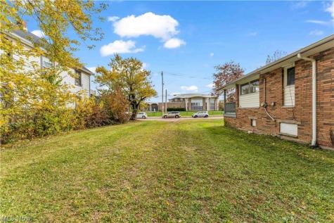664 E 162nd Street Cleveland OH 44110