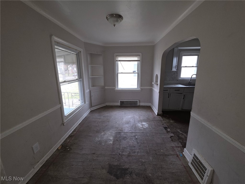 3852 Lee Heights Boulevard Cleveland OH 44128