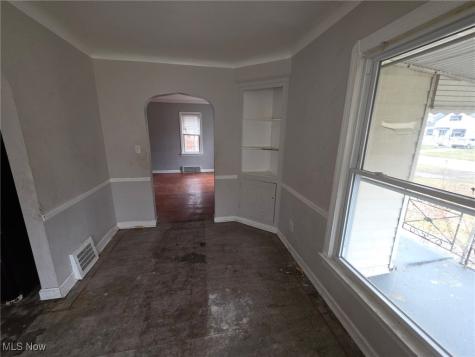 3852 Lee Heights Boulevard Cleveland OH 44128