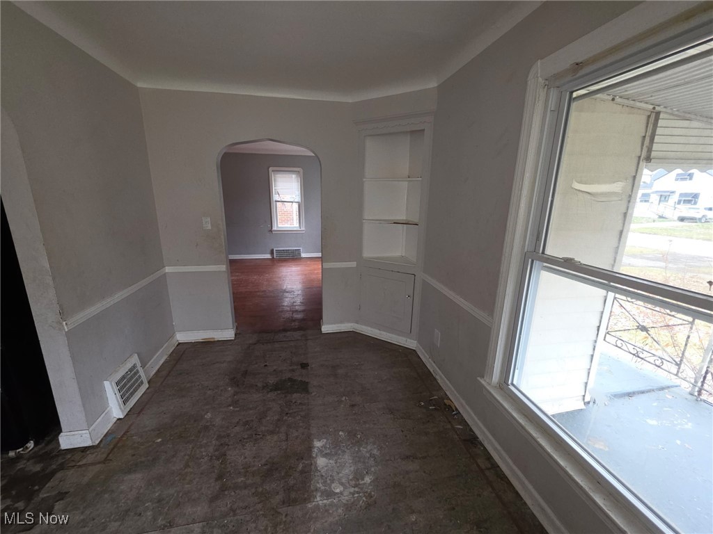 3852 Lee Heights Boulevard Cleveland OH 44128