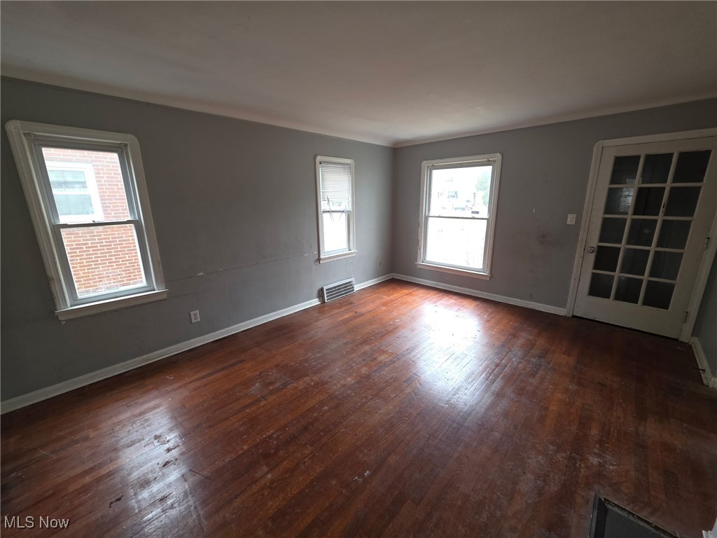 3852 Lee Heights Boulevard Cleveland OH 44128