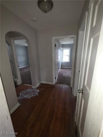 3852 Lee Heights Boulevard Cleveland OH 44128