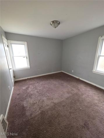 3852 Lee Heights Boulevard Cleveland OH 44128