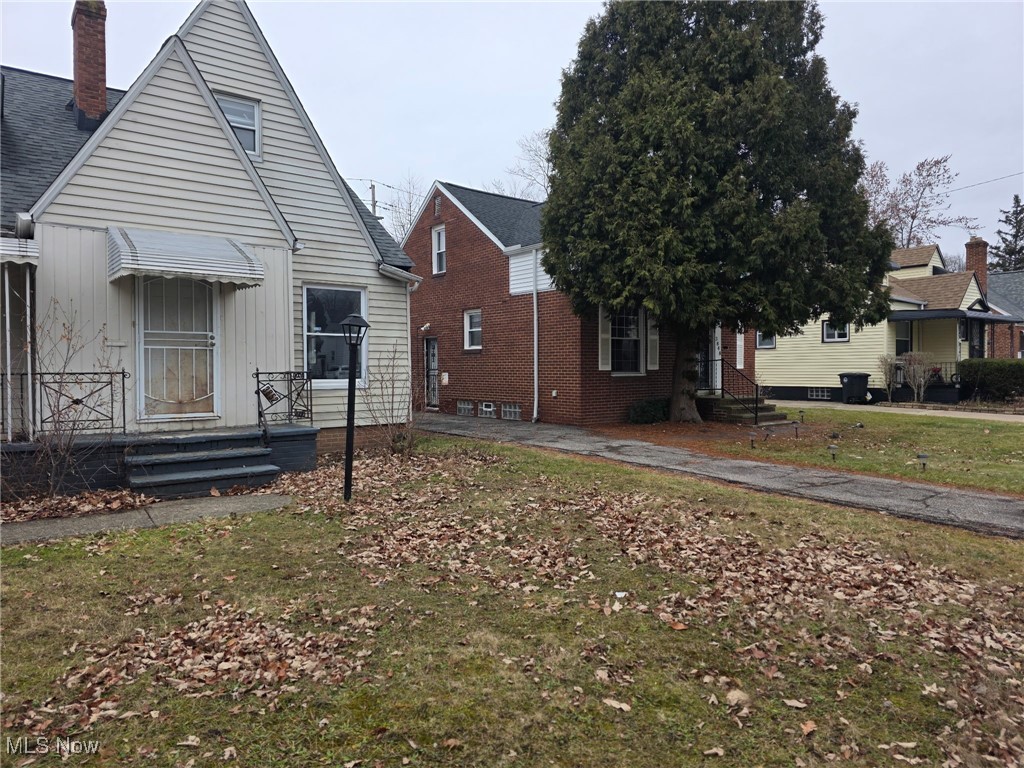 3852 Lee Heights Boulevard Cleveland OH 44128