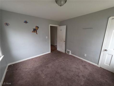3852 Lee Heights Boulevard Cleveland OH 44128