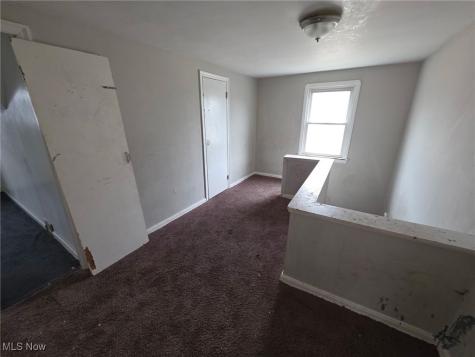 3852 Lee Heights Boulevard Cleveland OH 44128