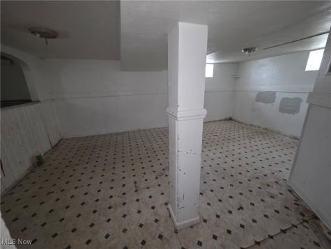 3852 Lee Heights Boulevard Cleveland OH 44128