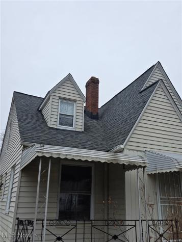 3852 Lee Heights Boulevard Cleveland OH 44128