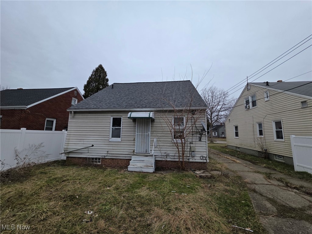 3852 Lee Heights Boulevard Cleveland OH 44128