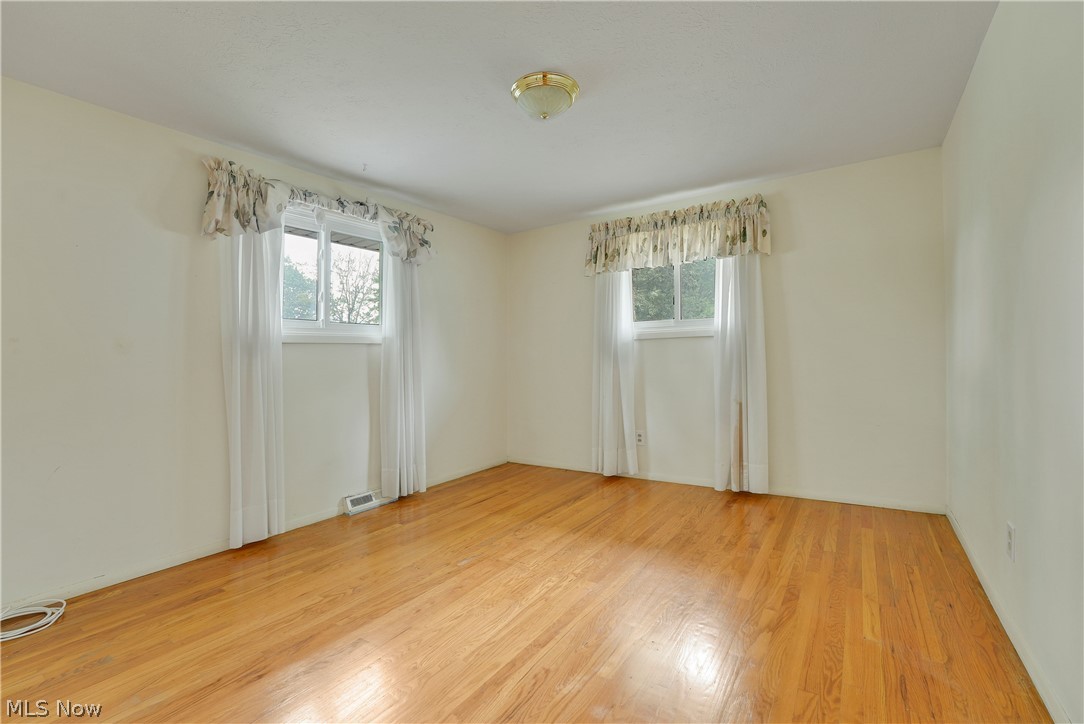 4880 Maple Hill Drive Seven Hills OH 44131