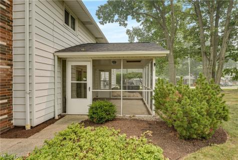 4880 Maple Hill Drive Seven Hills OH 44131