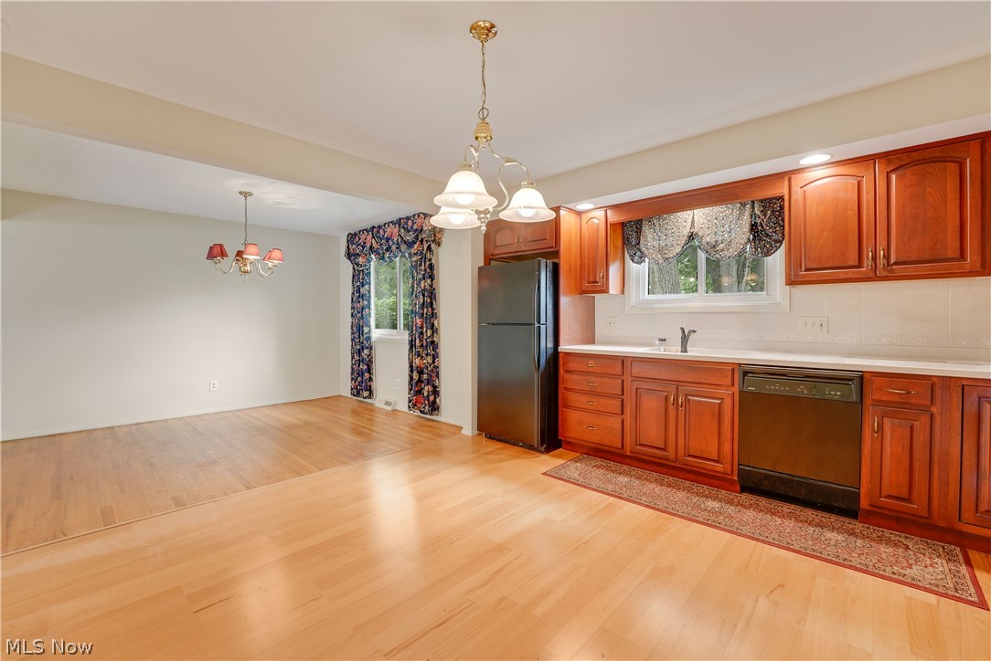 4880 Maple Hill Drive Seven Hills OH 44131