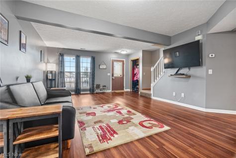 5384 Villarose Avenue NW Massillon OH 44647