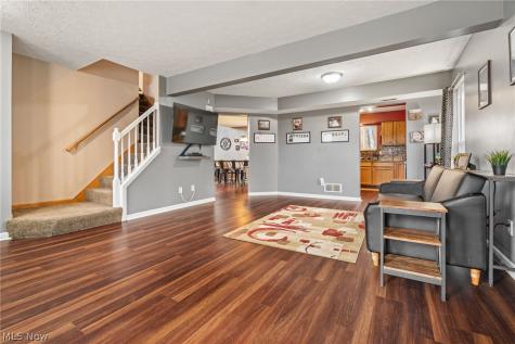 5384 Villarose Avenue NW Massillon OH 44647