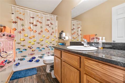 5384 Villarose Avenue NW Massillon OH 44647