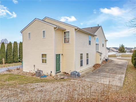 5384 Villarose Avenue NW Massillon OH 44647