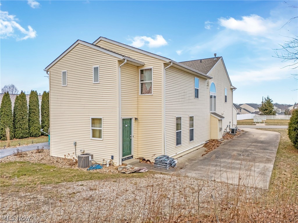 5384 Villarose Avenue NW Massillon OH 44647