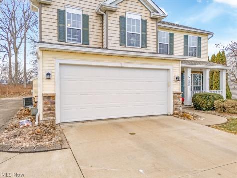 5384 Villarose Avenue NW Massillon OH 44647