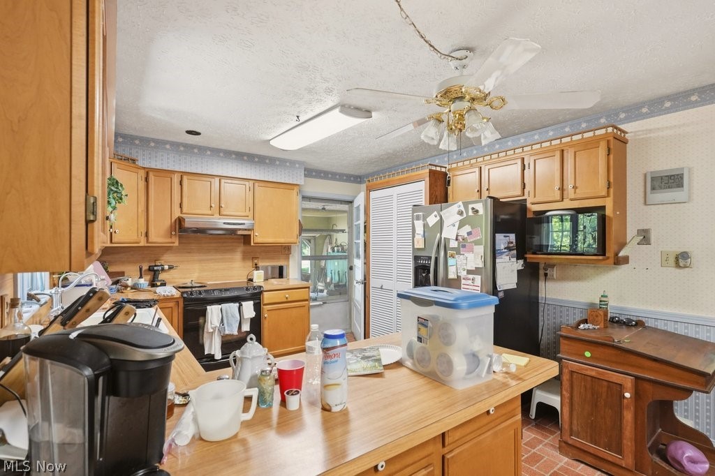 16203 Mock Road Berlin Center OH 44401
