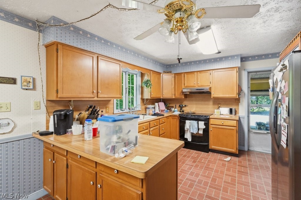 16203 Mock Road Berlin Center OH 44401