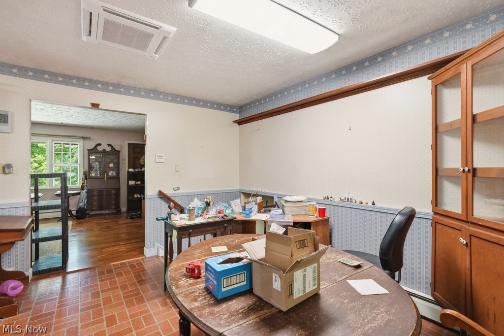 16203 Mock Road Berlin Center OH 44401