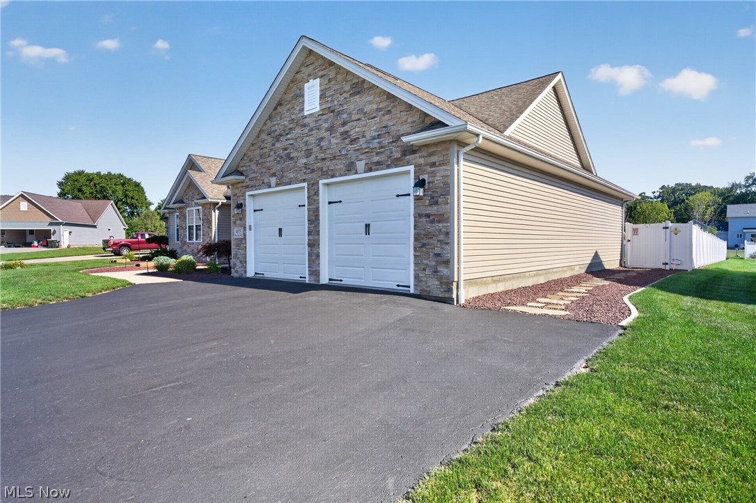 4875 Tree Line Trail New Middletown OH 44442