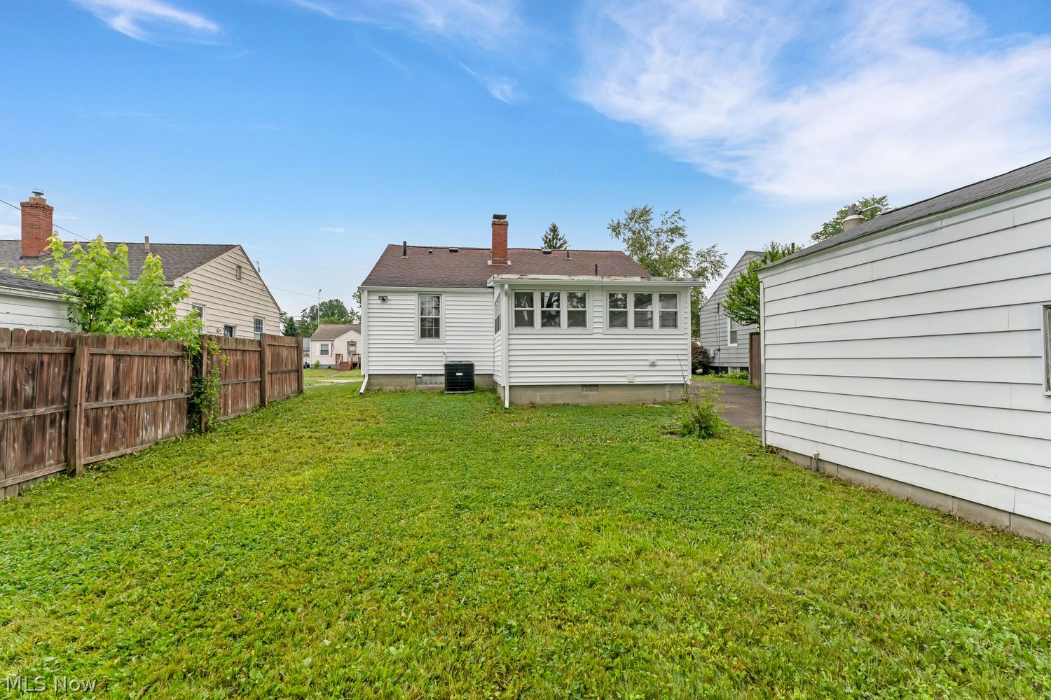 723 Packard Street NW Warren OH 44483