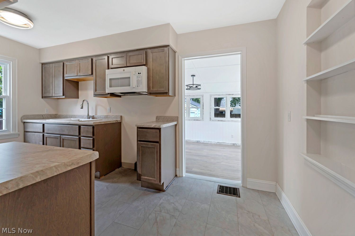 723 Packard Street NW Warren OH 44483