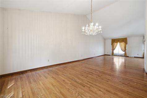 15559 Cottonwood Oval Middleburg Heights OH 44130