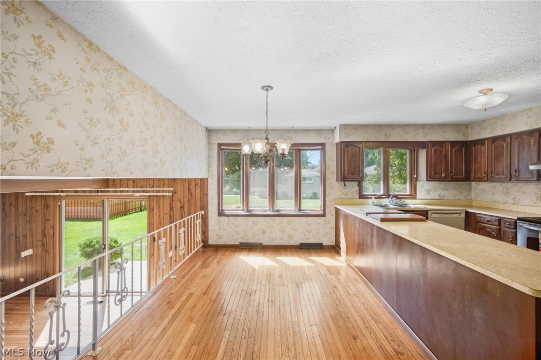 15559 Cottonwood Oval Middleburg Heights OH 44130