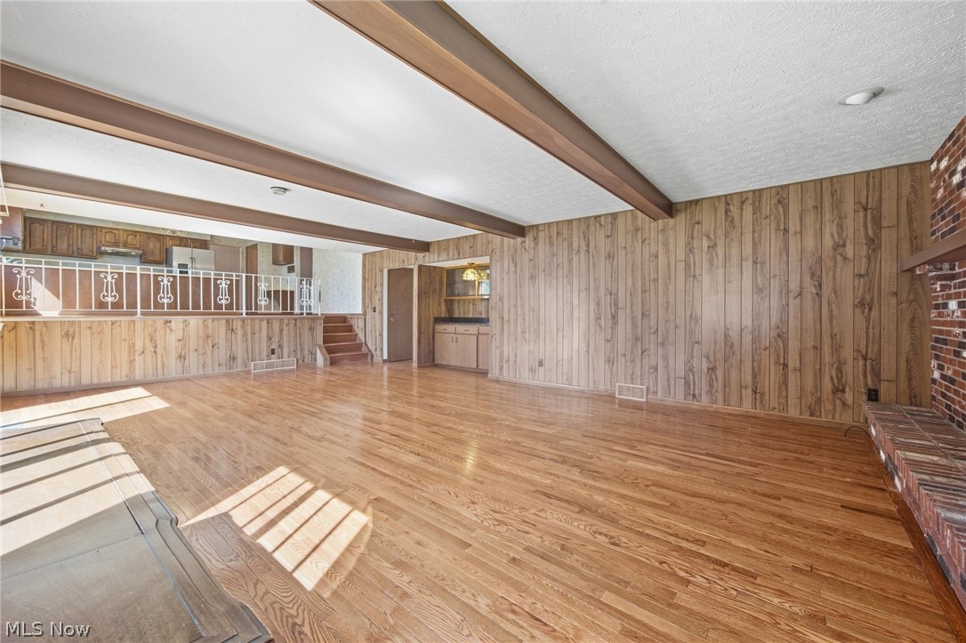 15559 Cottonwood Oval Middleburg Heights OH 44130